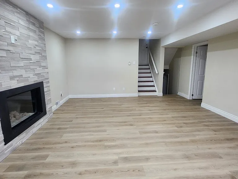 464 Thorndale Dr #BASEMENT — Photo 8