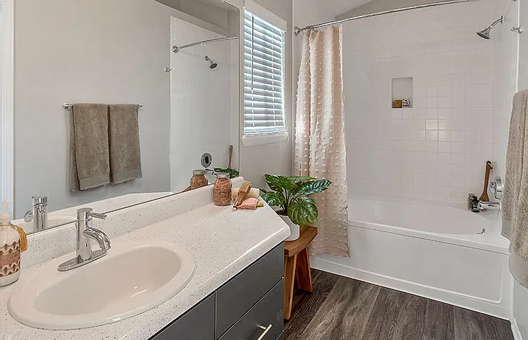 TAVA Waters Apartments — Photo 11