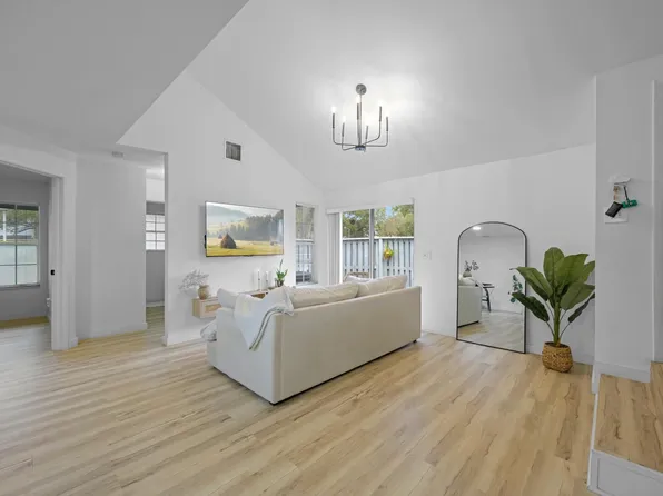 2157 Champions Way #2157, North Lauderdale, FL 33068