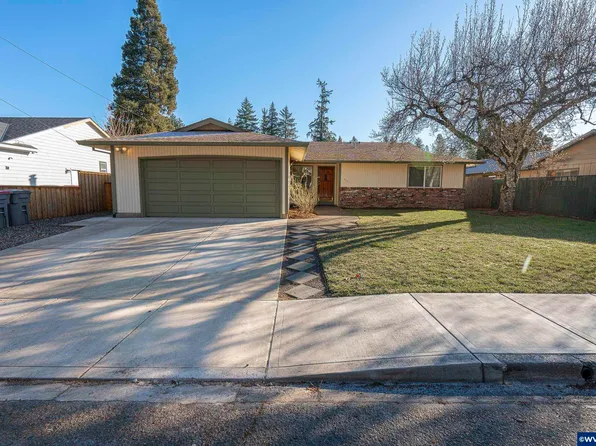 316 NW Wallace Way, McMinnville, OR 97128