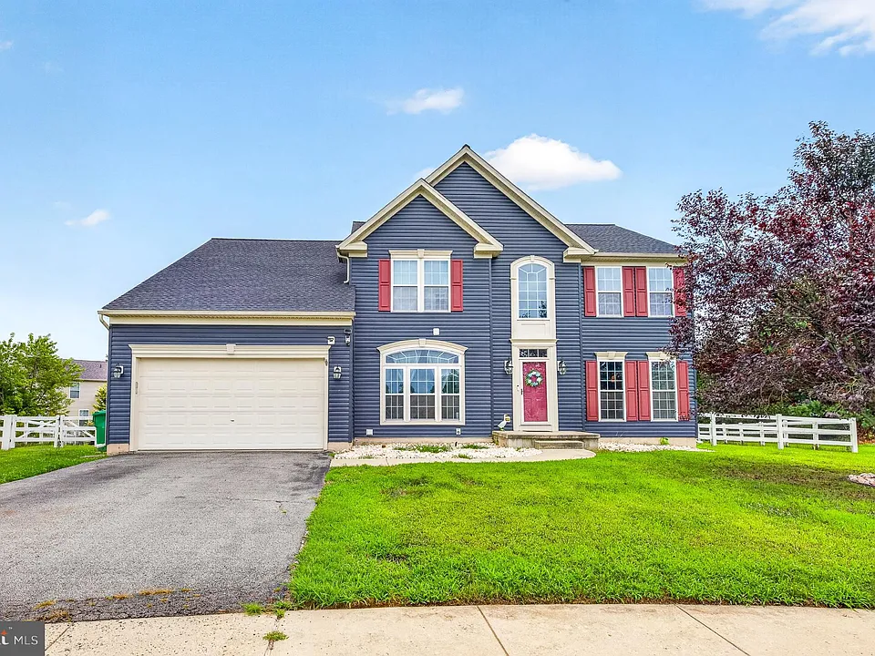 206 Markham Ct