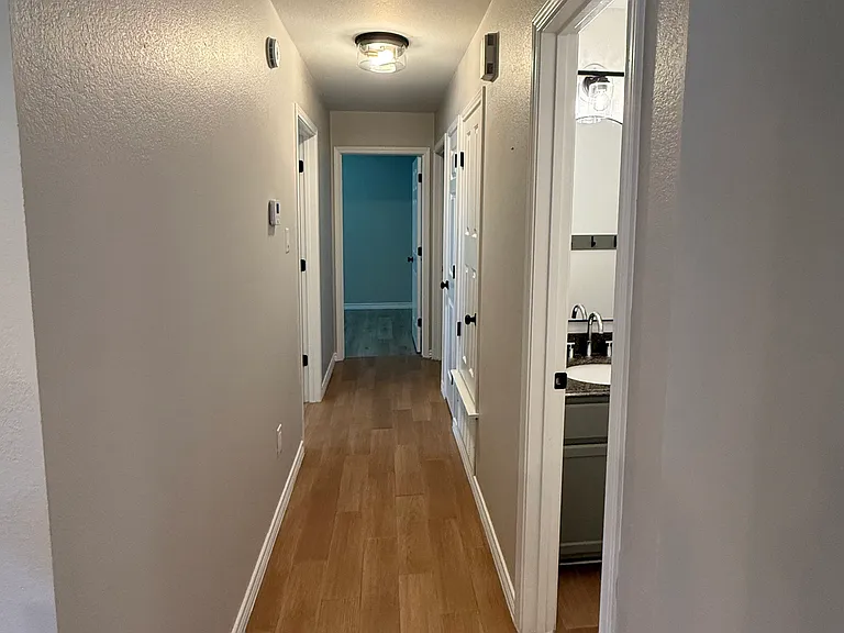 1109 E Avenue M — Photo 21