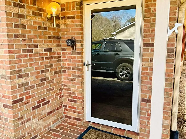 145 Bentwood Cir — Photo 1