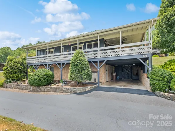 30 Onyx Ln, Maggie Valley, NC 28751