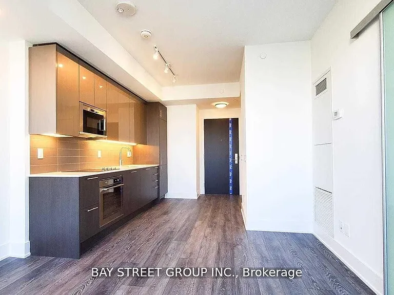 403 Church St #1410 — Photo 4