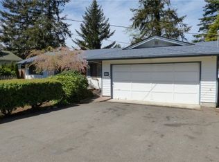 325 Heather Dr, Camano Island, WA 98282