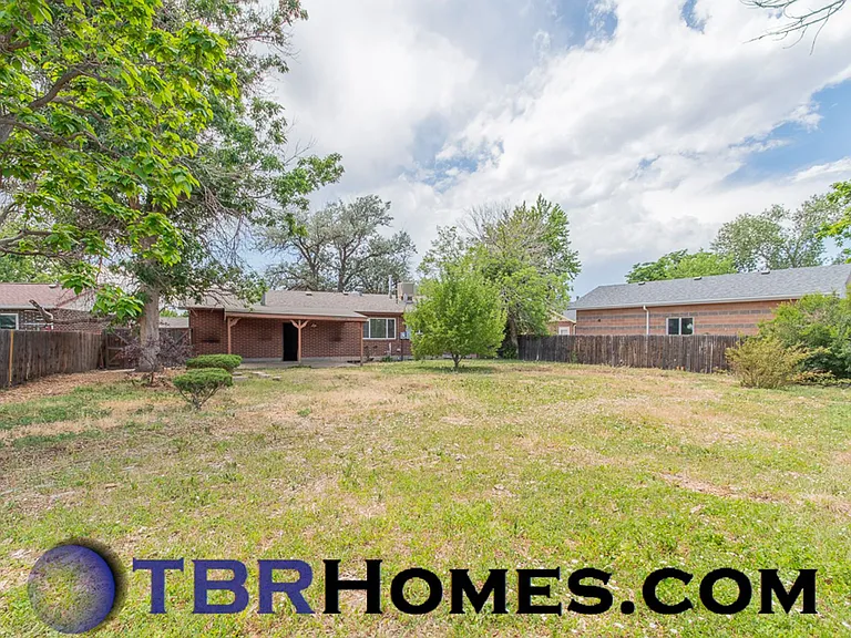 14435 Olmsted Dr — Photo 21