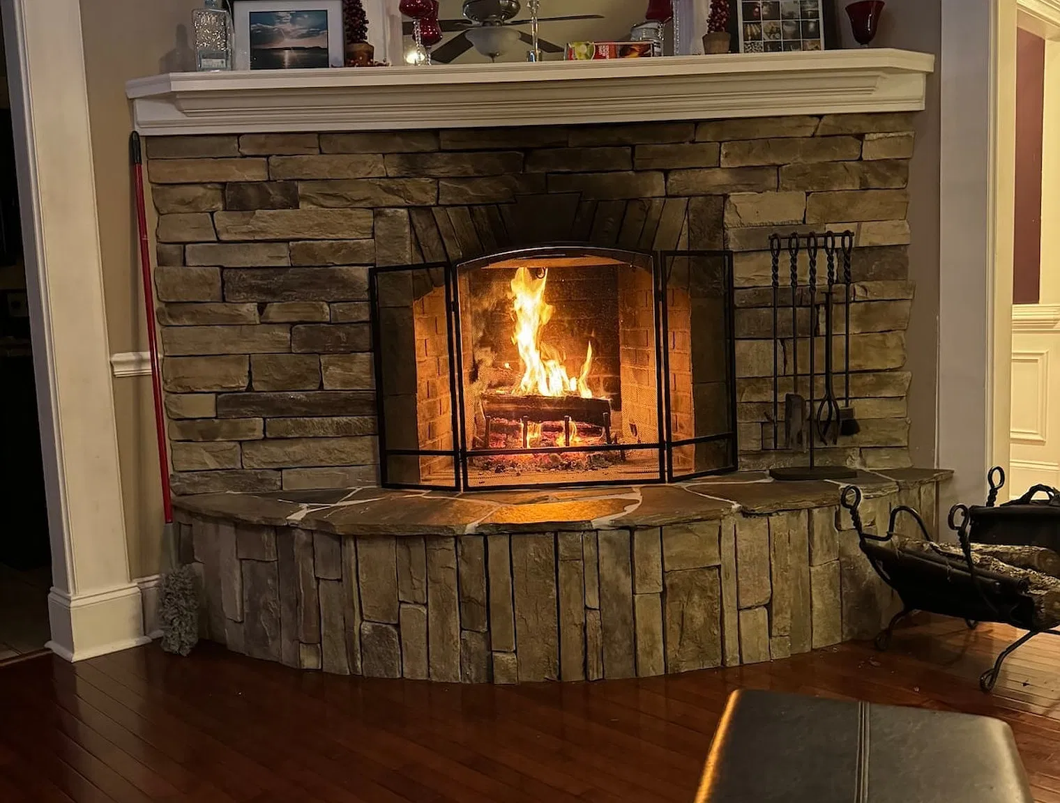3 bed, 2.0 bath, $4,104 — Photo 2