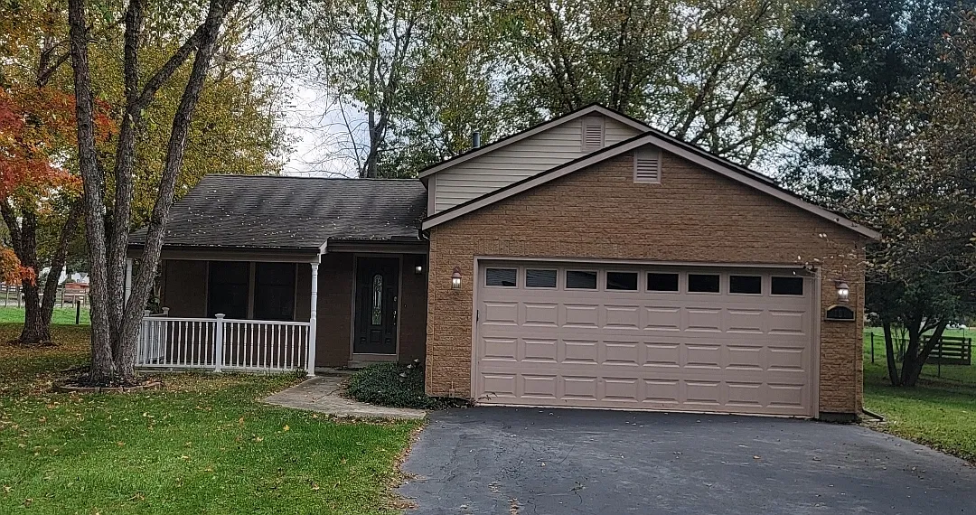 3 bed, 1.5 bath, 1435 sqft, $2,500 — Photo 1