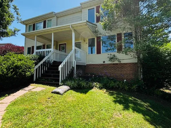 530 Kamran Dr, Christiansburg, VA 24073