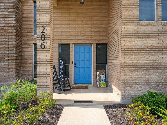 4th image of 206 San Saba Dr