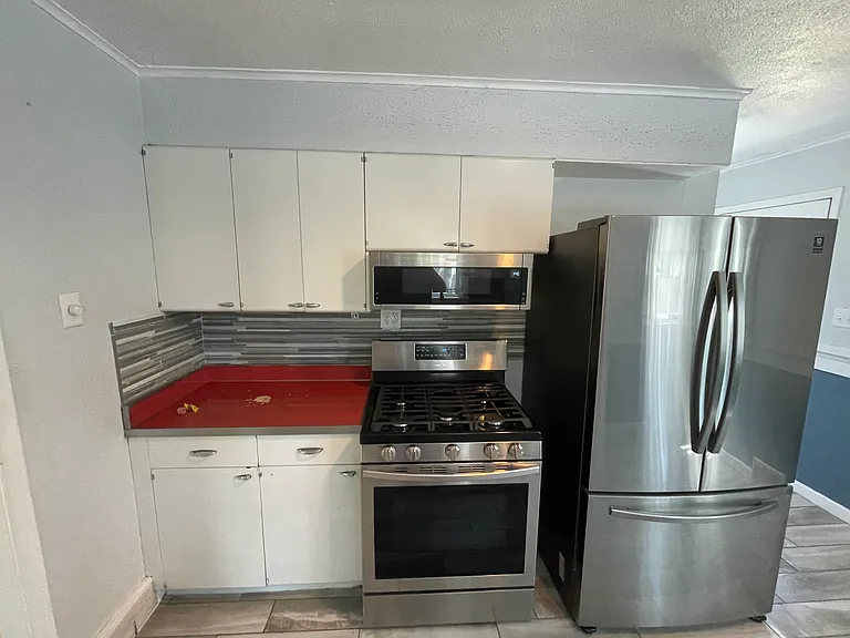 1706 Warren Rd — Photo 4