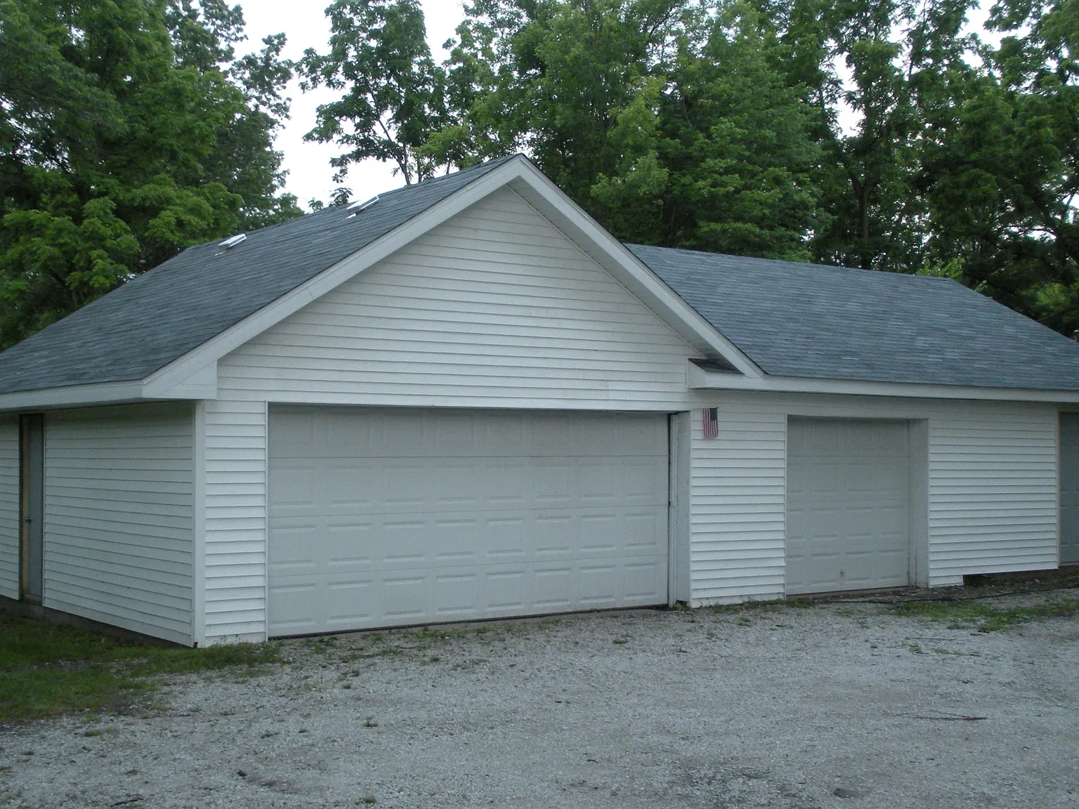 3 bed, 1.5 bath, 1438 sqft, $2,150 — Photo 3