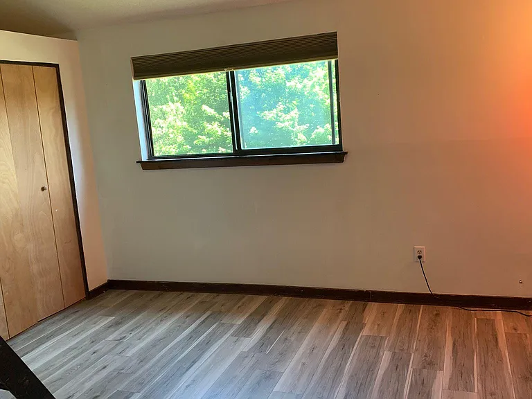 11 Greenbriar Dr — Photo 9
