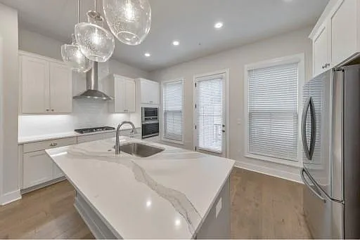 413 Bishop Ln — Photo 4