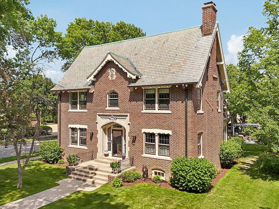 1st image of 3494 N Shepard AVENUE