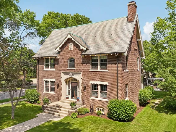 3494 N Shepard AVENUE, Milwaukee, WI 53211