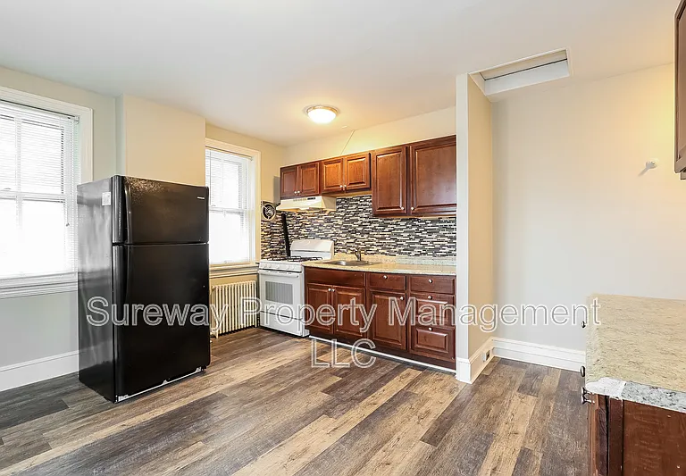 212 E Broad St #2 — Photo 6