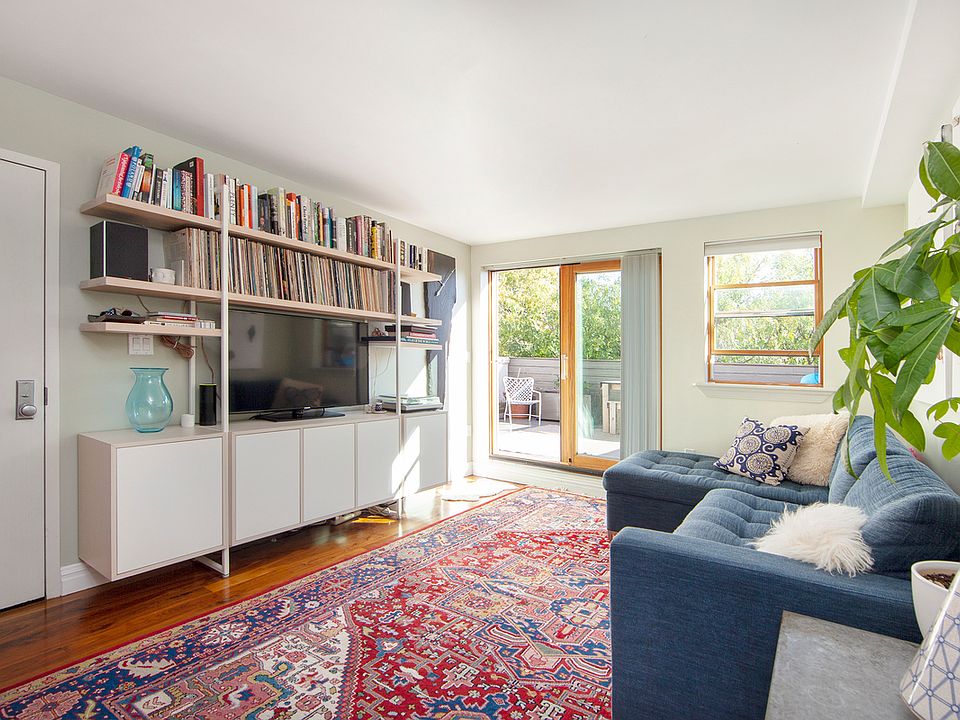 1st image of 420 Franklin Ave #4