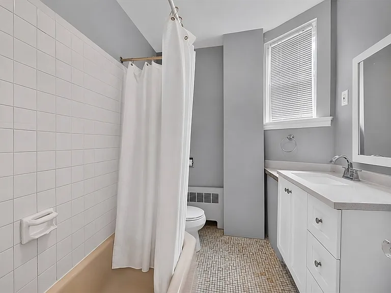 41 Walnut St #1R — Photo 13