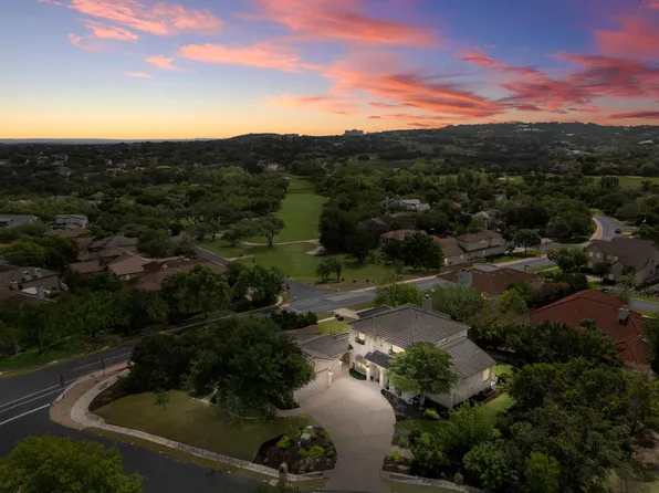 19 Swiftwater Trl, The Hills, TX 78738