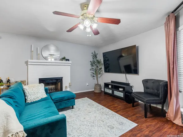 7122 Premont #I202, Corpus Christi, TX 78414