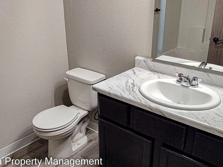 Jenny Place Apartments — Photo 8