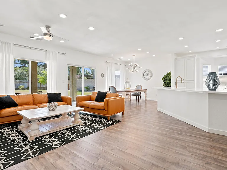 11505 Equinox Ave — Photo 8