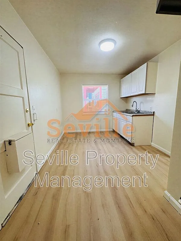 Studio, 1.0 bath, 374 sqft, $1,525 — Photo 3