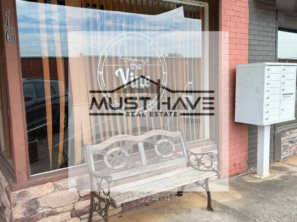 16 S Main St, Granite Falls, NC 28630