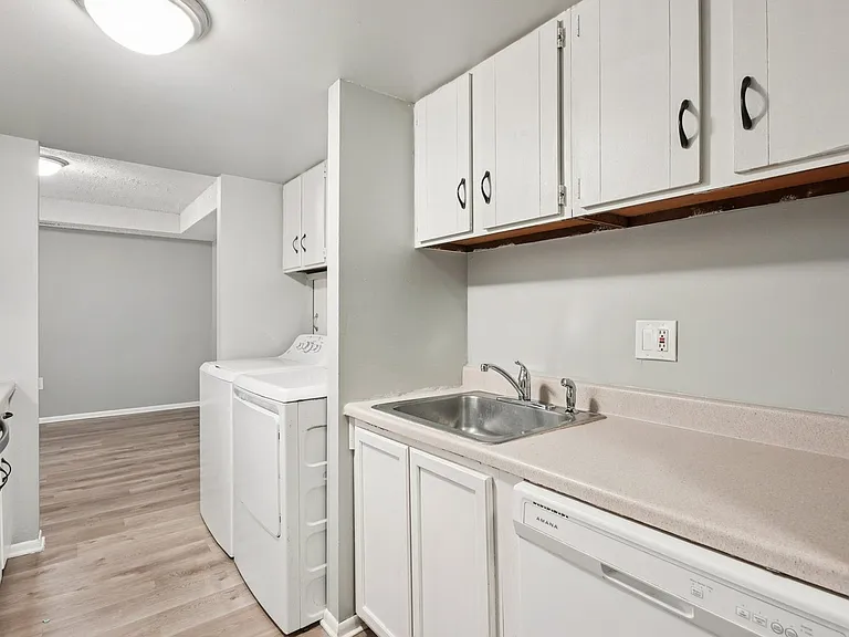 Aspen Apartments in Whitehall — Photo 39