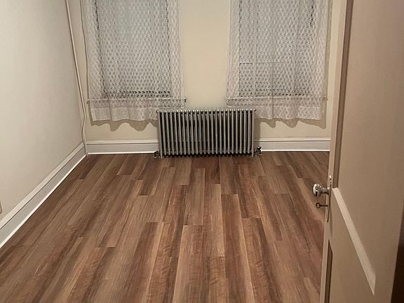 5th image of 751 Providence St #751