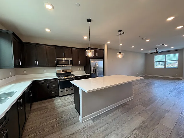 1922 Strata St #5 — Photo 14