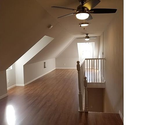 3rd image of 4218 Diller Ave