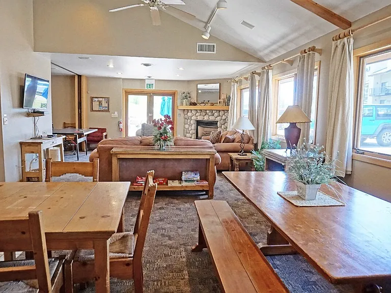 Building's Lounge