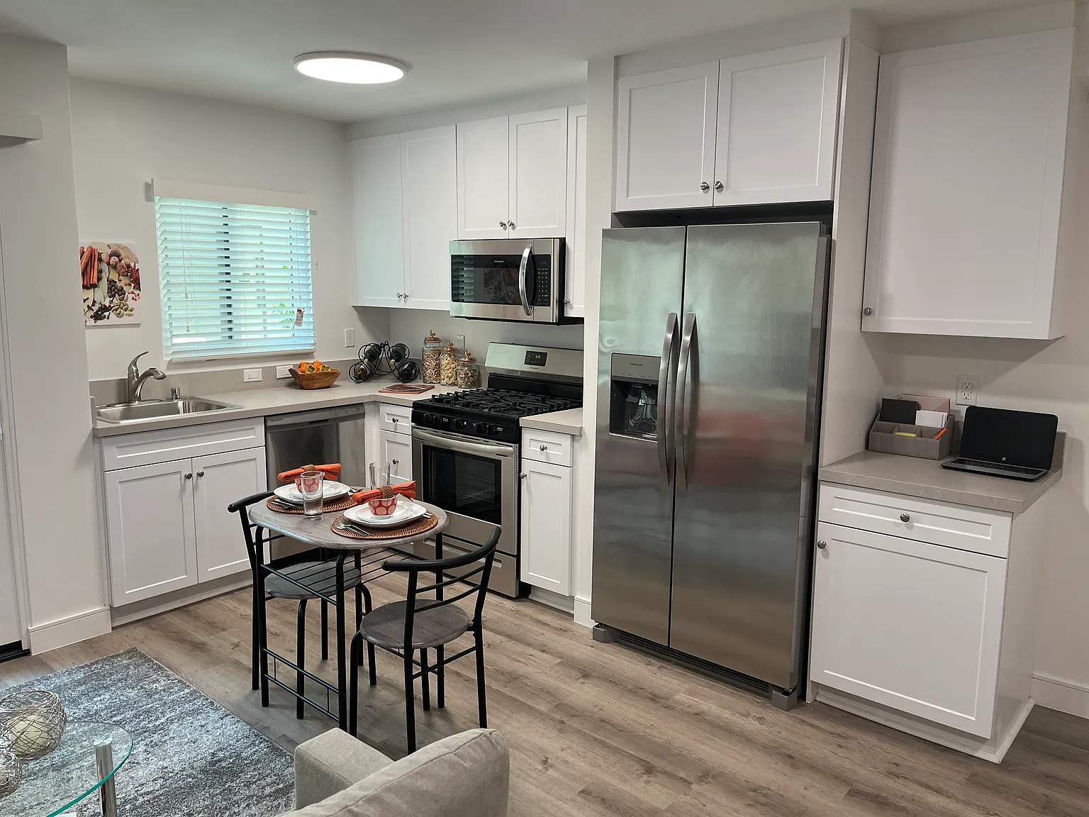 The Kingsley Diplomat Apartments — Photo 3