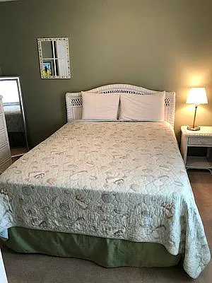 Master bedroom with queen bed & 2" gelfoam topper