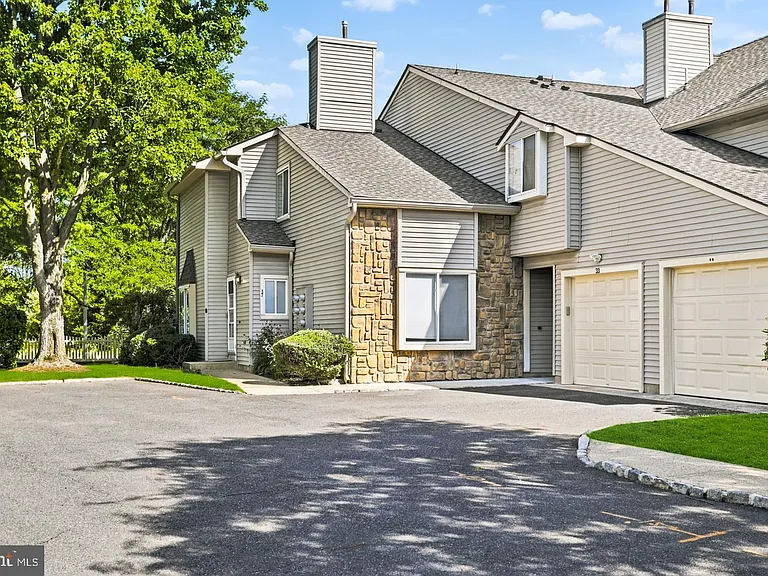 37 Teal Ct — Photo 2