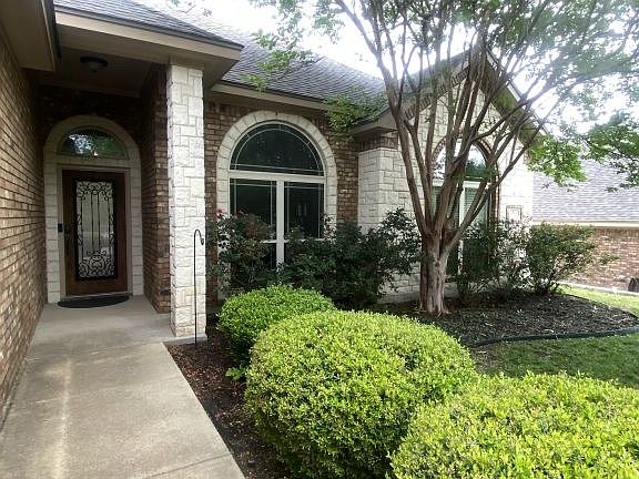 2nd image of 2511 Jackson Dr