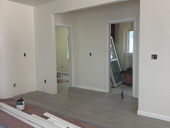 4th image of 5801 Walnut St #A