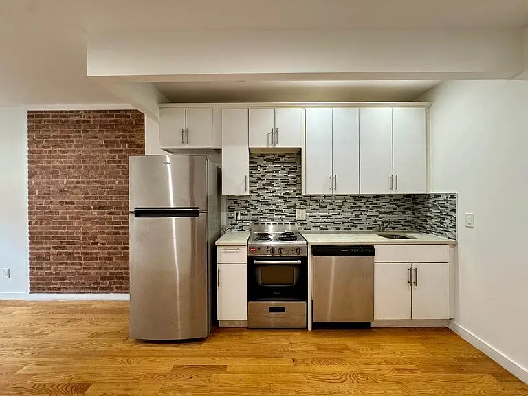 255 W 139th St #4 — Photo 8