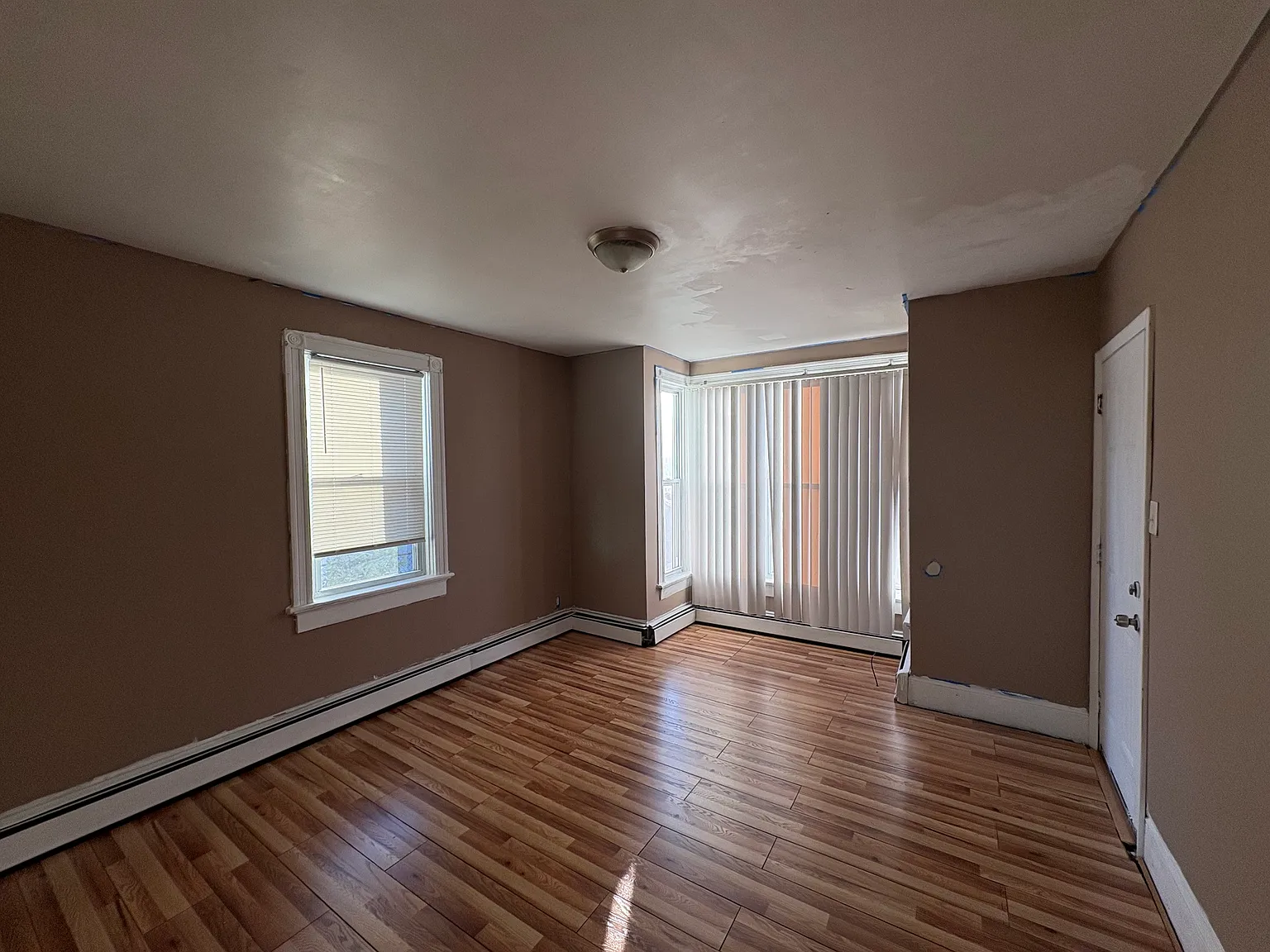 2 bed, 961 sqft, $1,800 — Photo 2