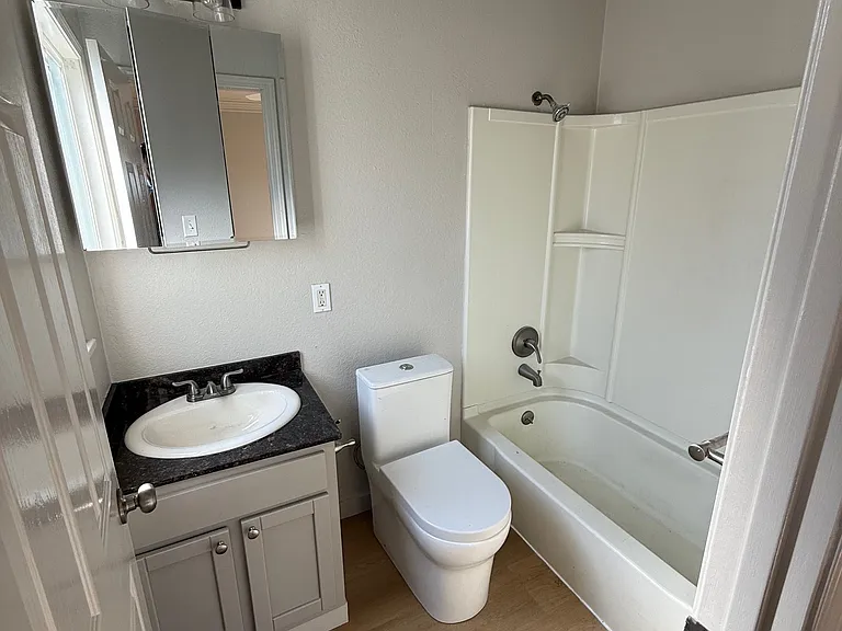 2635 Alhambra Ave — Photo 6
