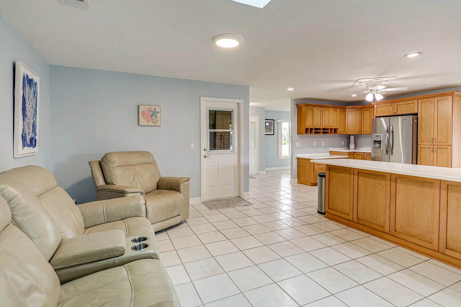 3 bed, 2.0 bath, 1894 sqft, $5,709 — Photo 1