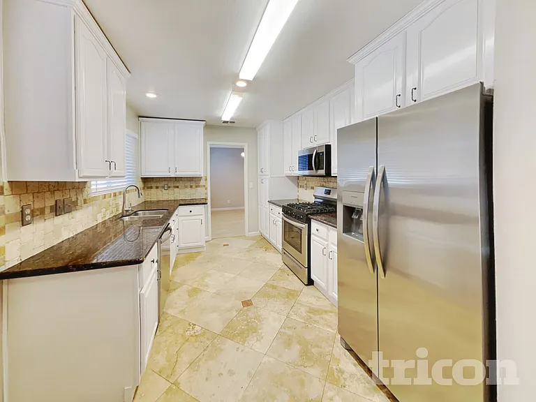 3143 Regal Oak Dr — Photo 6