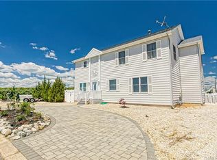 100 Southard Dr, Manahawkin, NJ