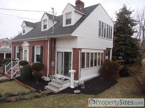3rd image of 1108 Toledo Ave