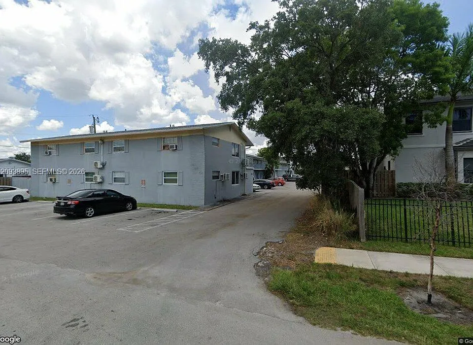1935 SW 5th Pl #6