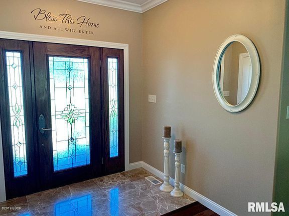 3rd image of 462 Majestic Oak Dr