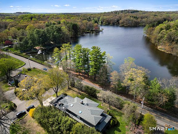 2nd image of 34 Canoe Brook Road